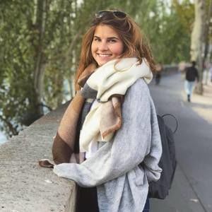 Meet your Posher, Camille